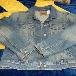 Lady’s LEVI Jean Jacket. Blue denim